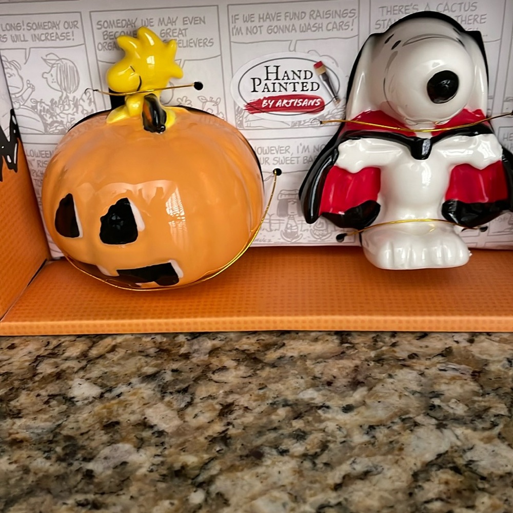 Halloween Snoopy & Woodstock salt and pepper shakers